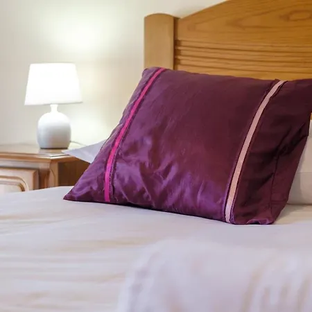 Pensionat Guestready - Tranquil Spot In